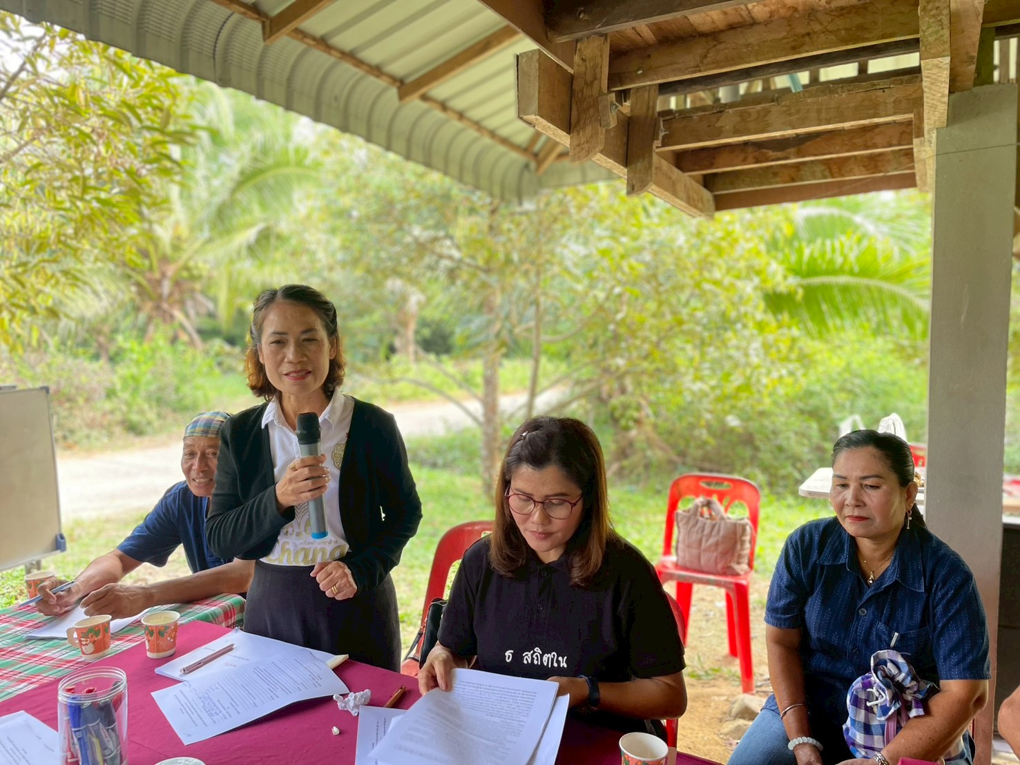 พช.เมืองสงขลา ร่วมประชุมเชิงปฏิบัติการจัดทำแผนขับเคลื่อนงานผู้นำอาสาพัฒนาชุมชน เสริมพลังเครือข่ายอาสาฯ พัฒนาคุณภาพชีวิตชุมชน